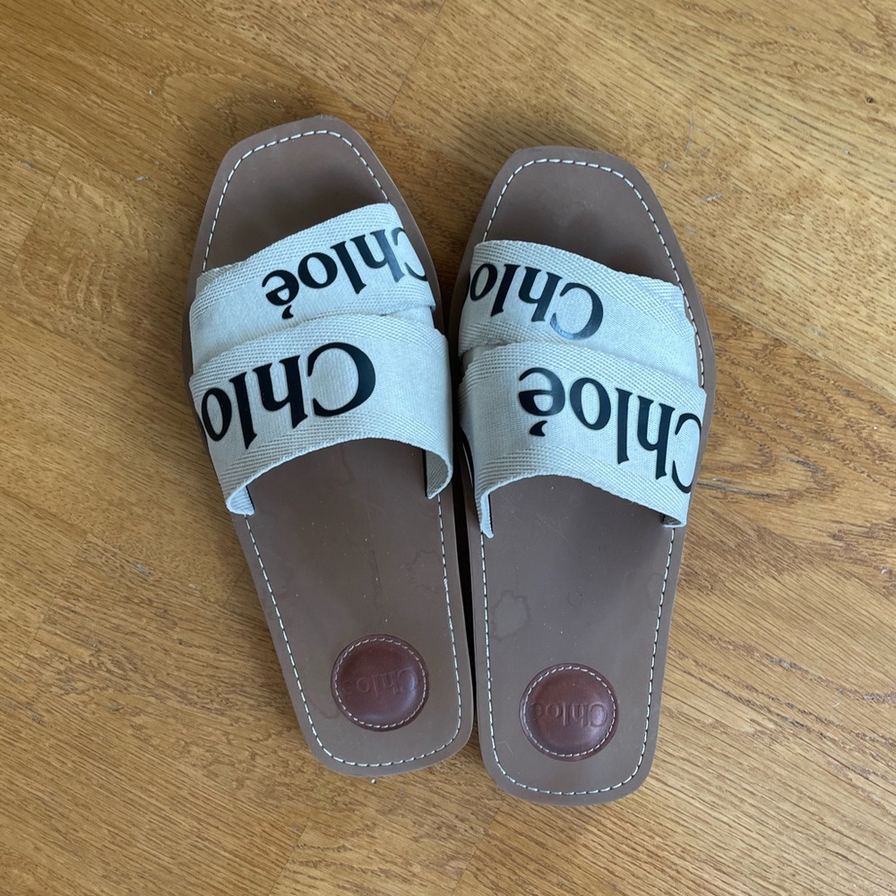 Chloe Woody Logo Sandals - Cream